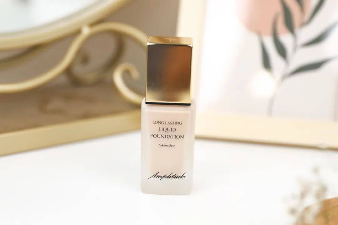 自然光|12款秋冬粉底｜就想通过实测帮你找到最适合你的…