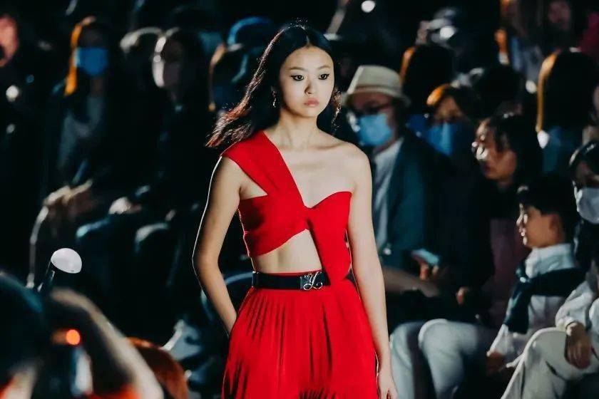 时装周|2021SS上海时装周 | 中国时尚向阳而生！