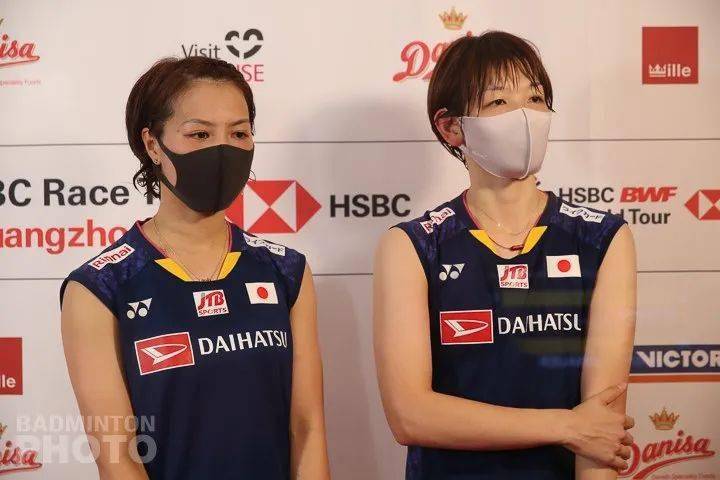 福岛由纪/广田彩花2-0(21-12,21-13)轻松战胜德国组合琳达/伊莎贝尔