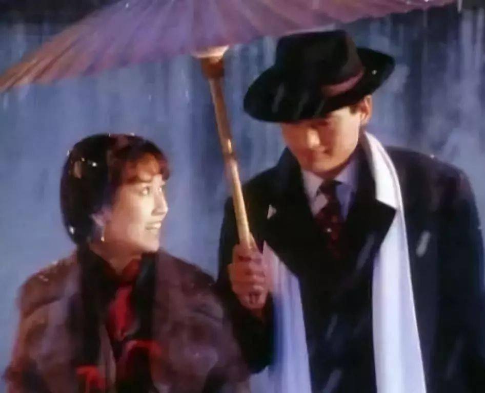 20首经典电视剧主题曲,重温往昔岁月,听醉了!_上海滩