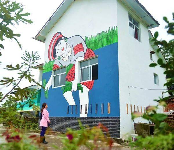 古南街道花坝村切实围绕"农业,农村,农民"三大重点,深入开展精准扶贫