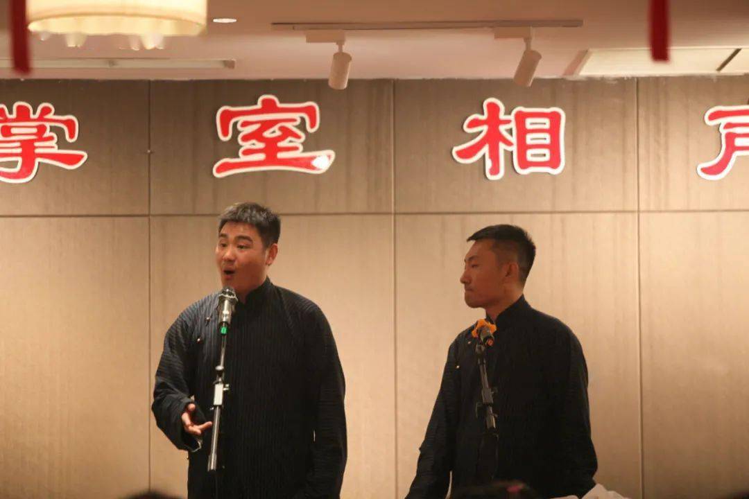 营口怡笑阁相声演员李振威又来开发区剧场助演啦