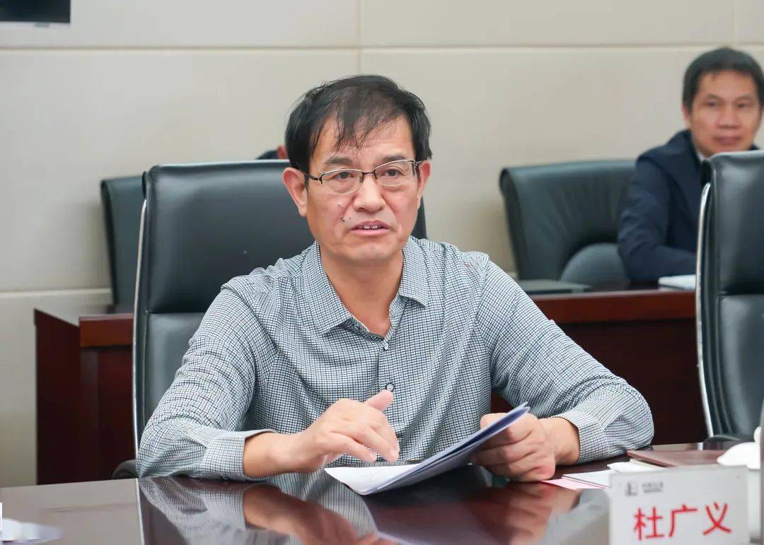 杜广义汇报了石化机械今年以来,在疫情防控,生产保供,技术服务,科研