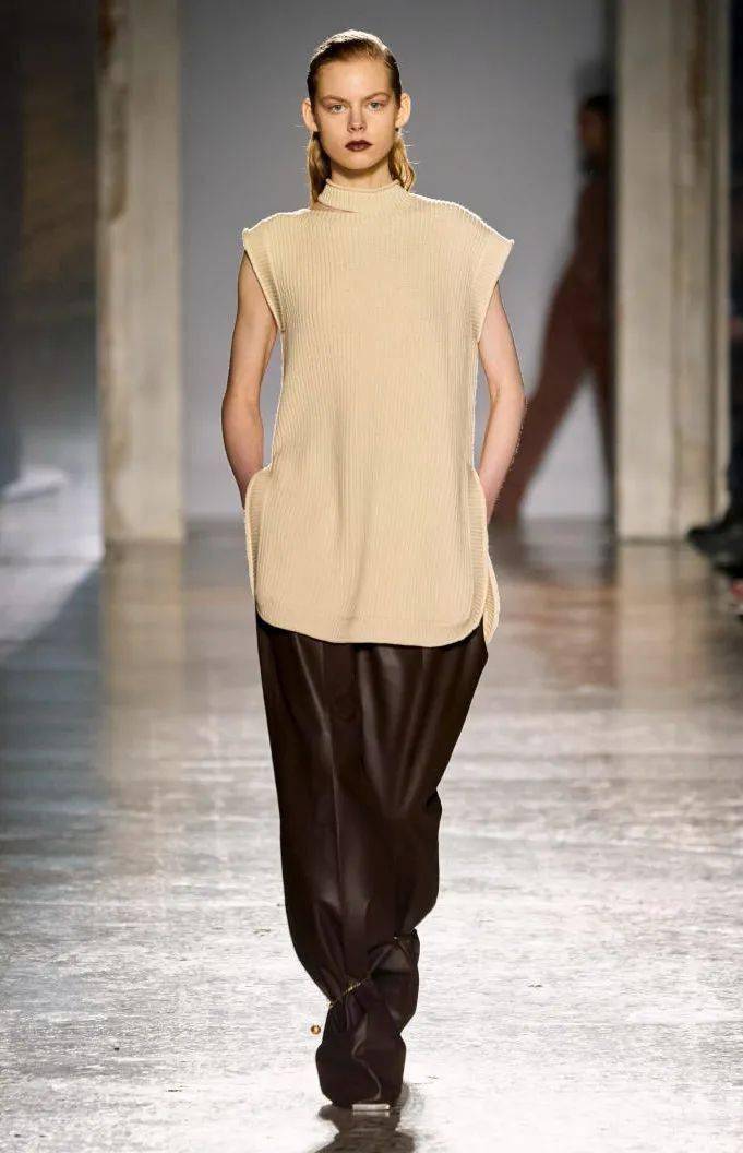 流行色|奶茶可以不喝，但奶茶色一定要拥有！（流行色之裸咖色）