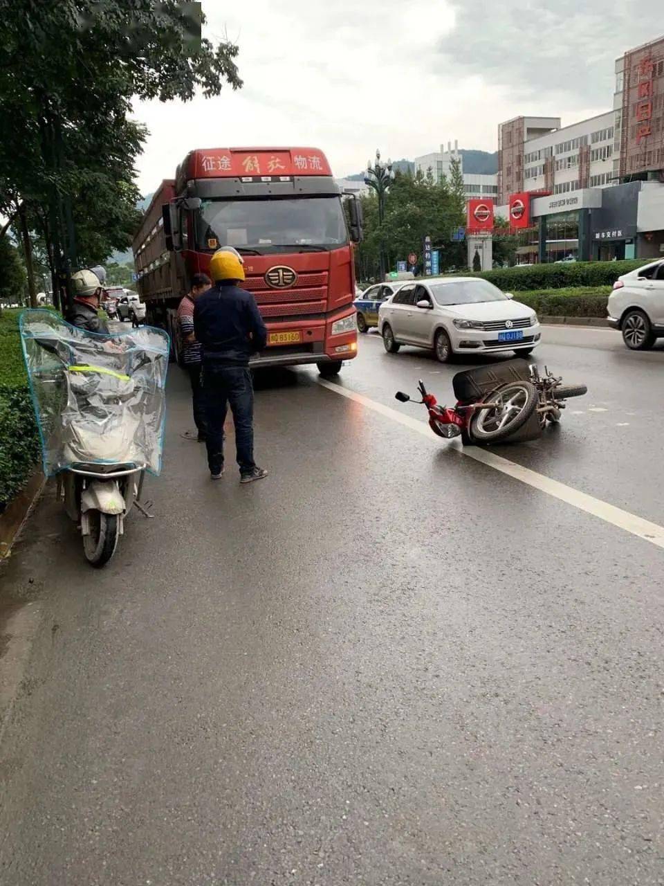 宜宾发生车祸,1人当场死亡!