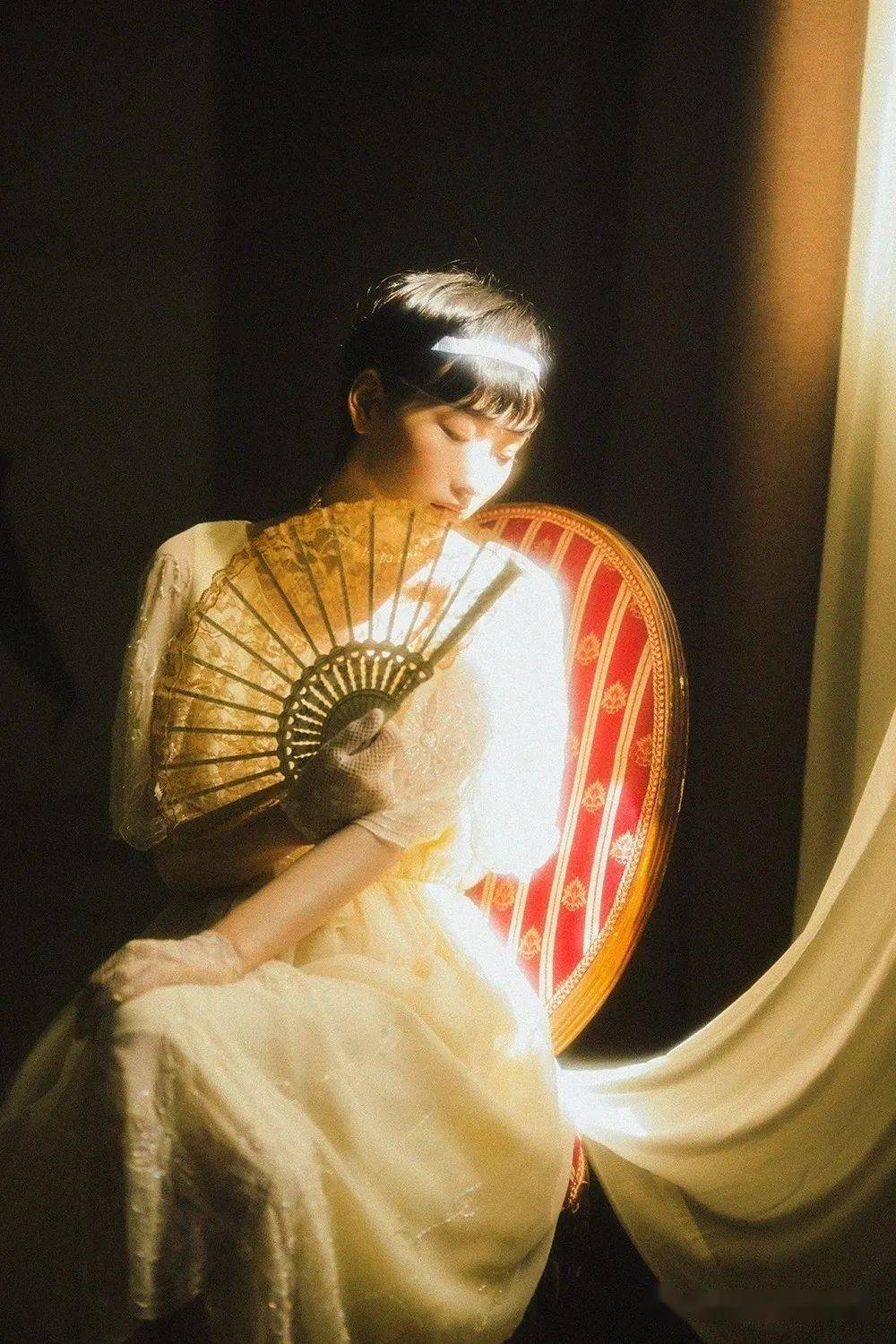 镜头|让你的被摄者充满自信，拍摄女性自然又上镜的12个方法