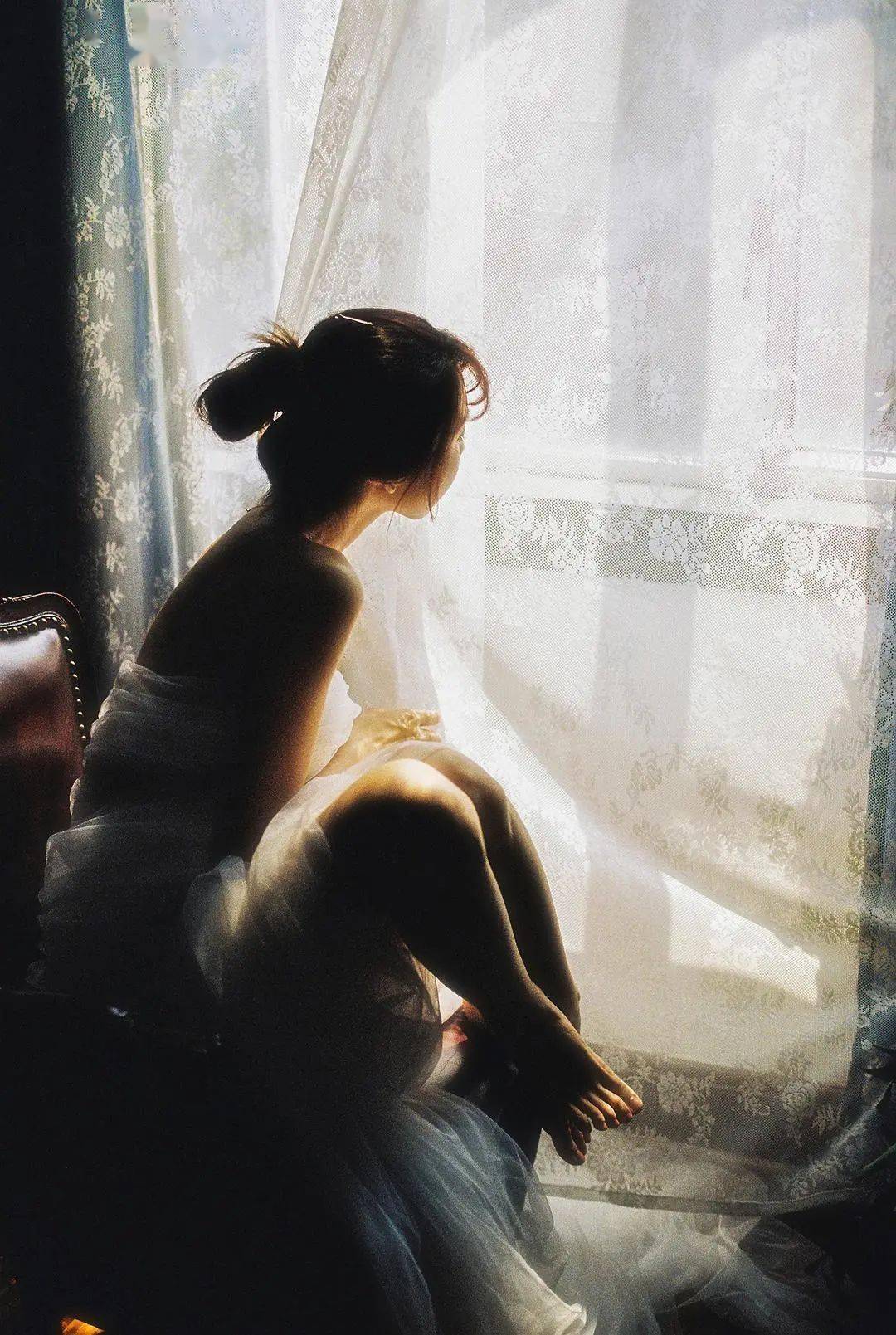 镜头|让你的被摄者充满自信，拍摄女性自然又上镜的12个方法