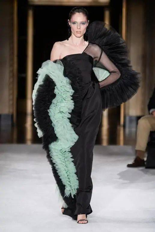 硬货|时尚丨穿薄荷绿总出错？点开收获全网最硬货搭配指南！