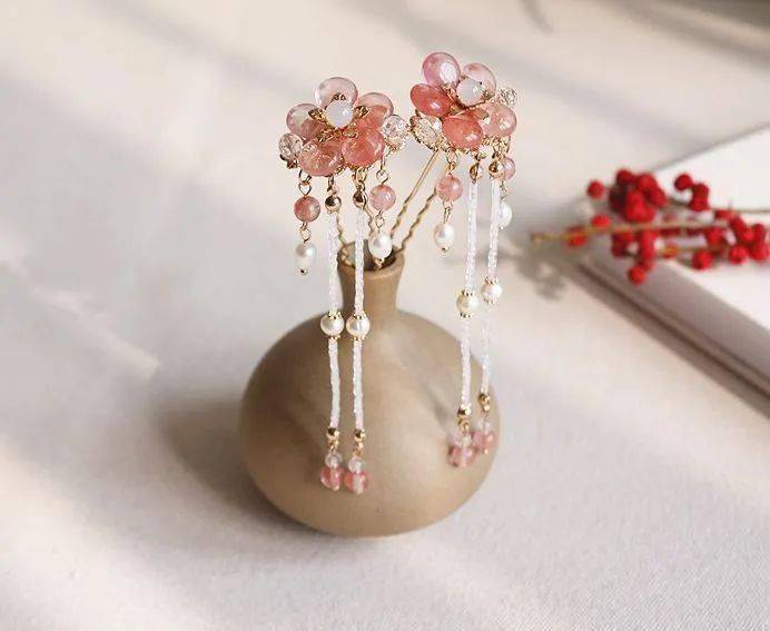 耳环|九大色系绝美汉服！一套完整的汉服，还得用这些来搭配！