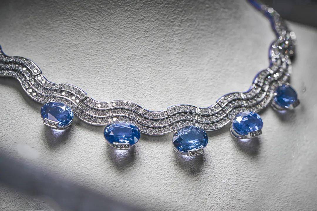 珠宝|看高级珠宝的心情，就像爱上金城武