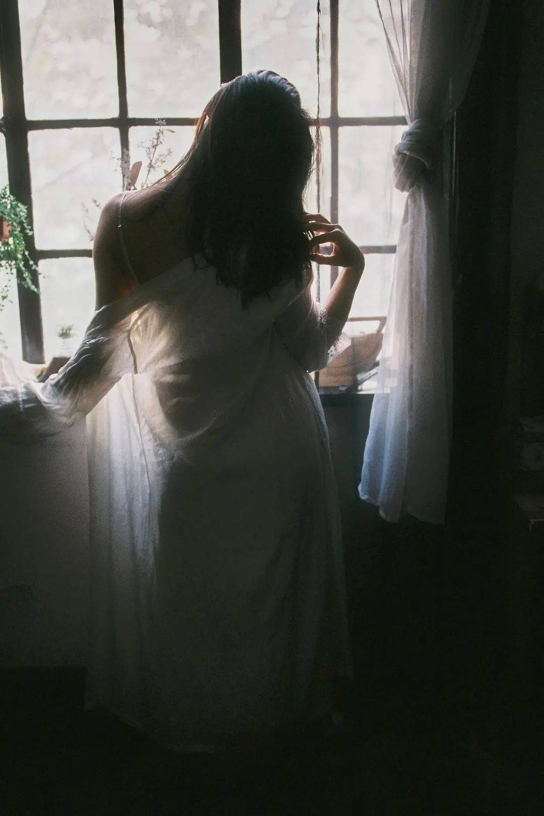 镜头|让你的被摄者充满自信，拍摄女性自然又上镜的12个方法