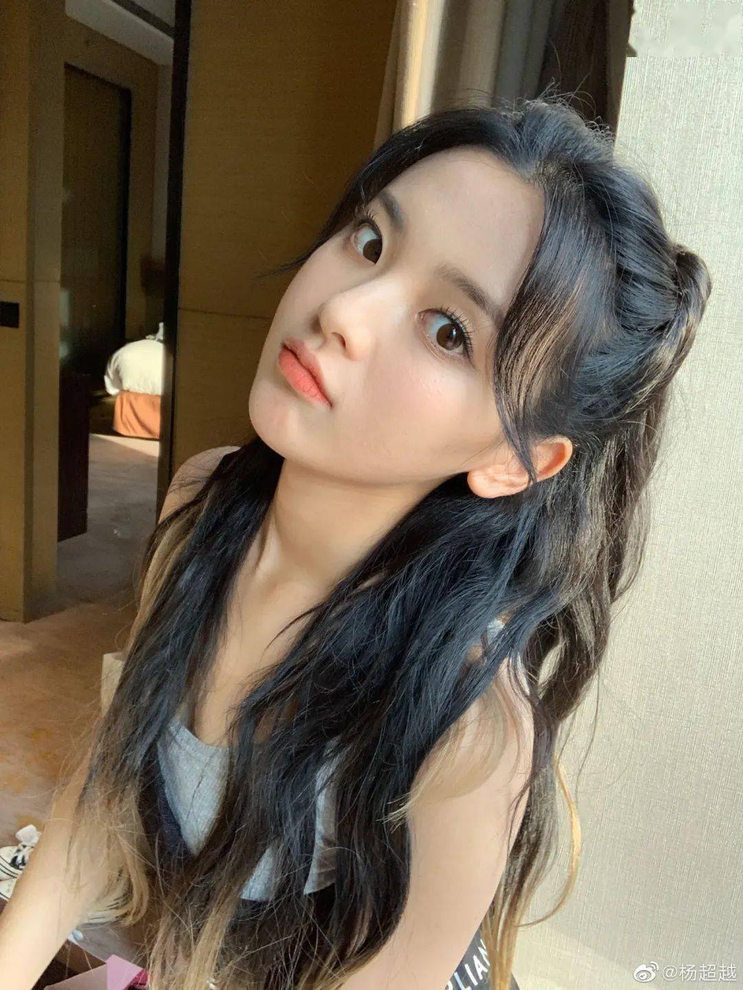 新造型|看了Lisa的新造型,这一次我决定放过我的头发……