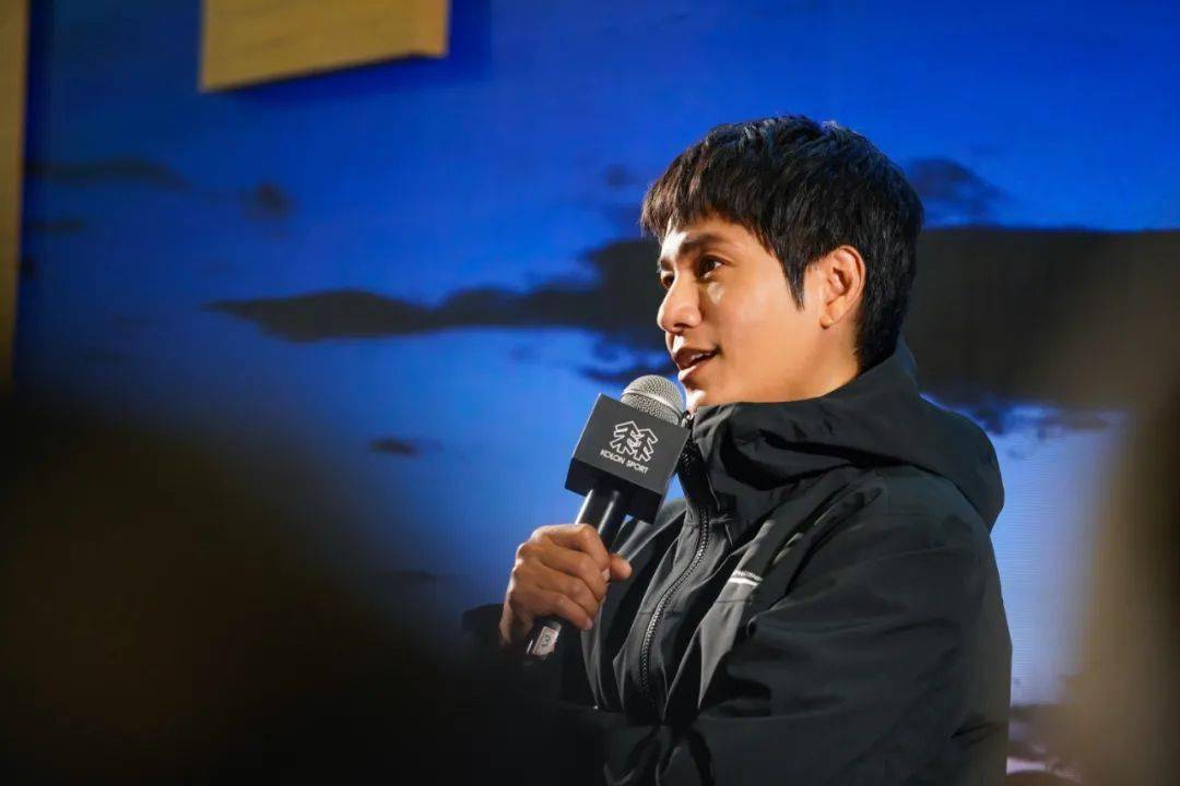 吉娜|第13届金鹰节开幕，《以家人之名》重聚合唱，吉娜官宣怀孕...