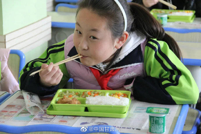西固区|太！好！了！兰州西固区率先开展义务教育阶段学生营养午餐供餐服务