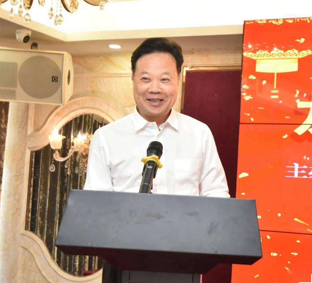 王明贵和老金 4b67ab21ce51414285dac020de57f3cb.jpeg