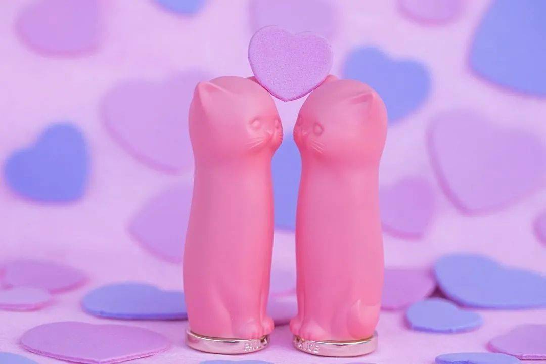 唇膏|魔法阵腮红、猫咪唇膏……我猜你肯定不舍得用这些化妆品！