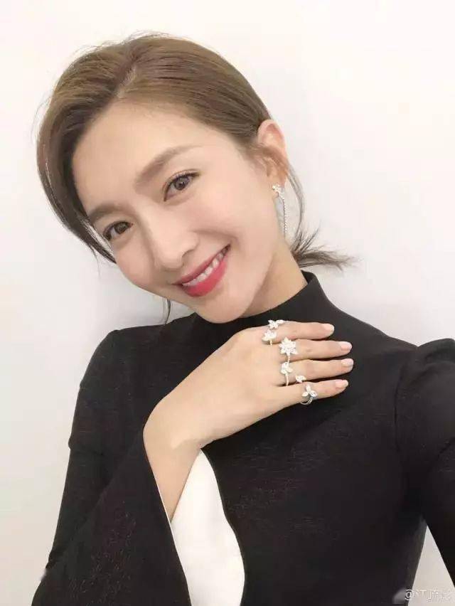 头发|从短发到长发的过渡期,这些发型让你美美度过~