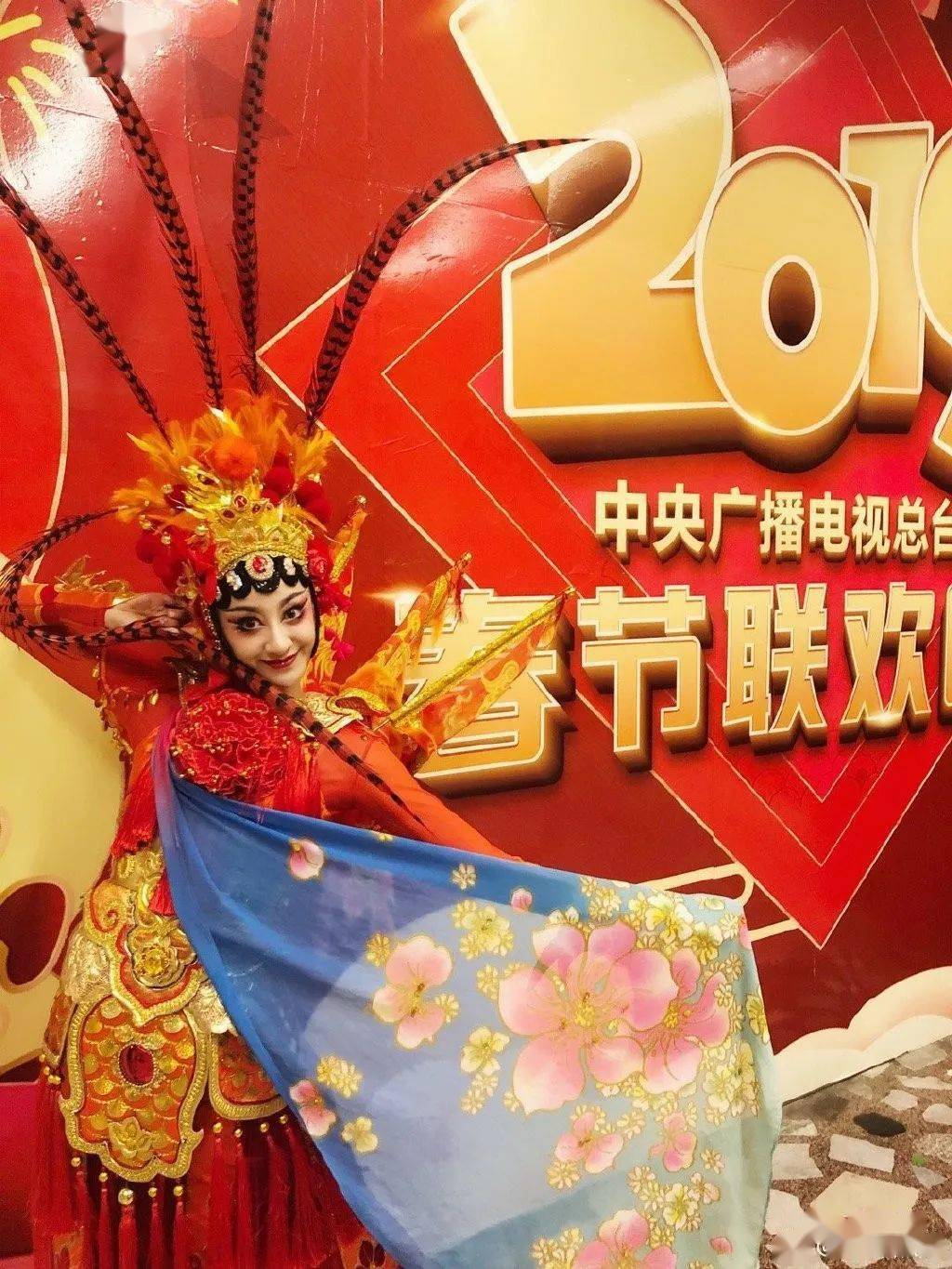 她是舞蹈圈里的刻苦女神,每天晚上练功到10点!_李祎