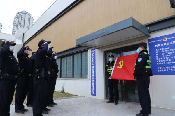 @iPhone|@iPhone12，蓝色，还是我们专业