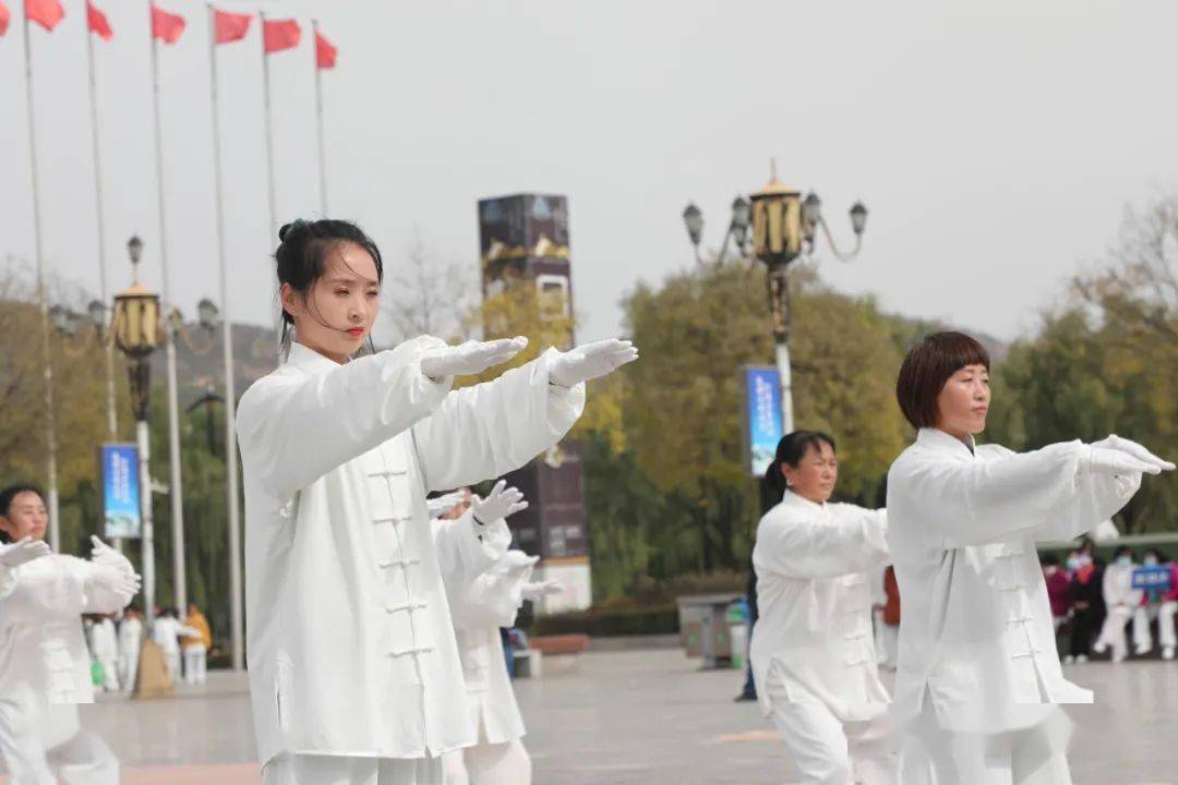 怎样快速学会24式太极拳 4c7c71d111ec4249ae8127800415e45f.jpeg