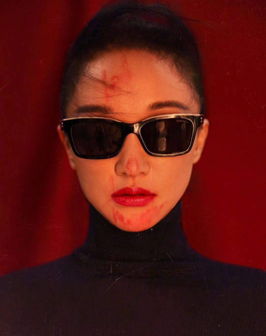 岁月|擦个口红就美出圈,这才是岁月不败的美人!