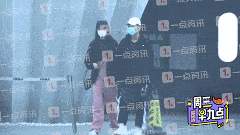 艺术|白澍恋情疑似曝光 被拍到与神秘美女牵手逛街