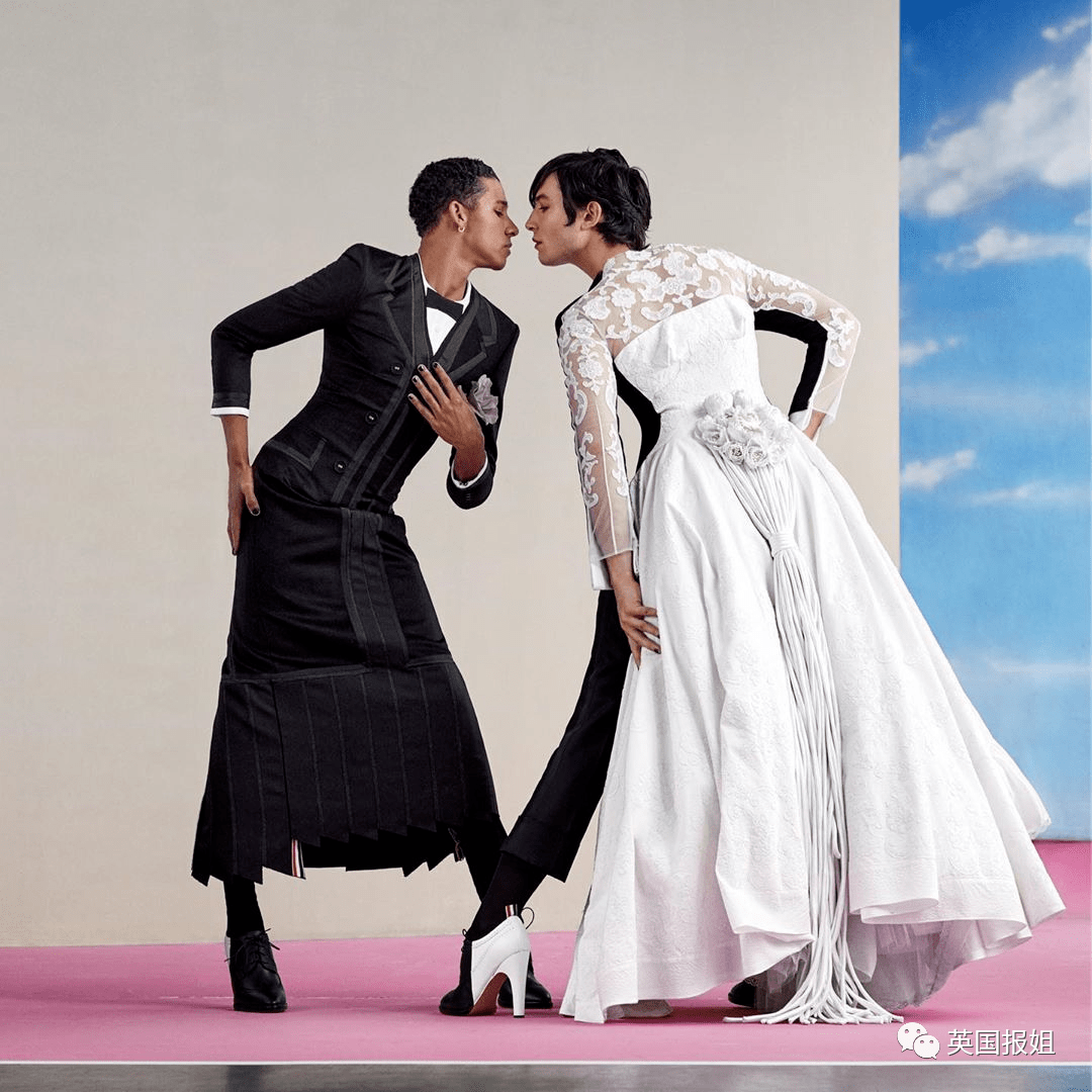 硬汉老爸爱上高跟鞋配短裙？长腿翘臀画风太妖娆