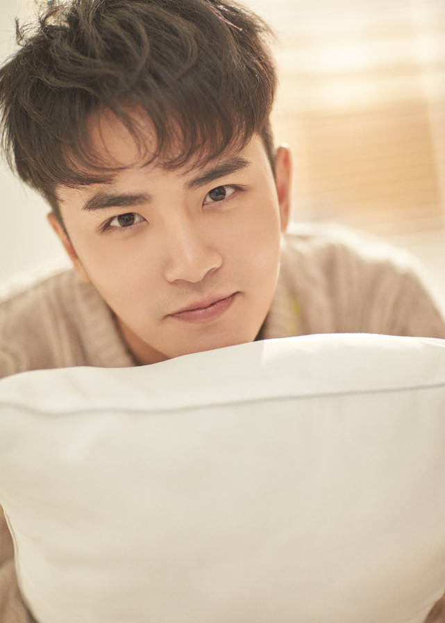 大片|吴希泽生日大片释出一日居家男友轻熟上线