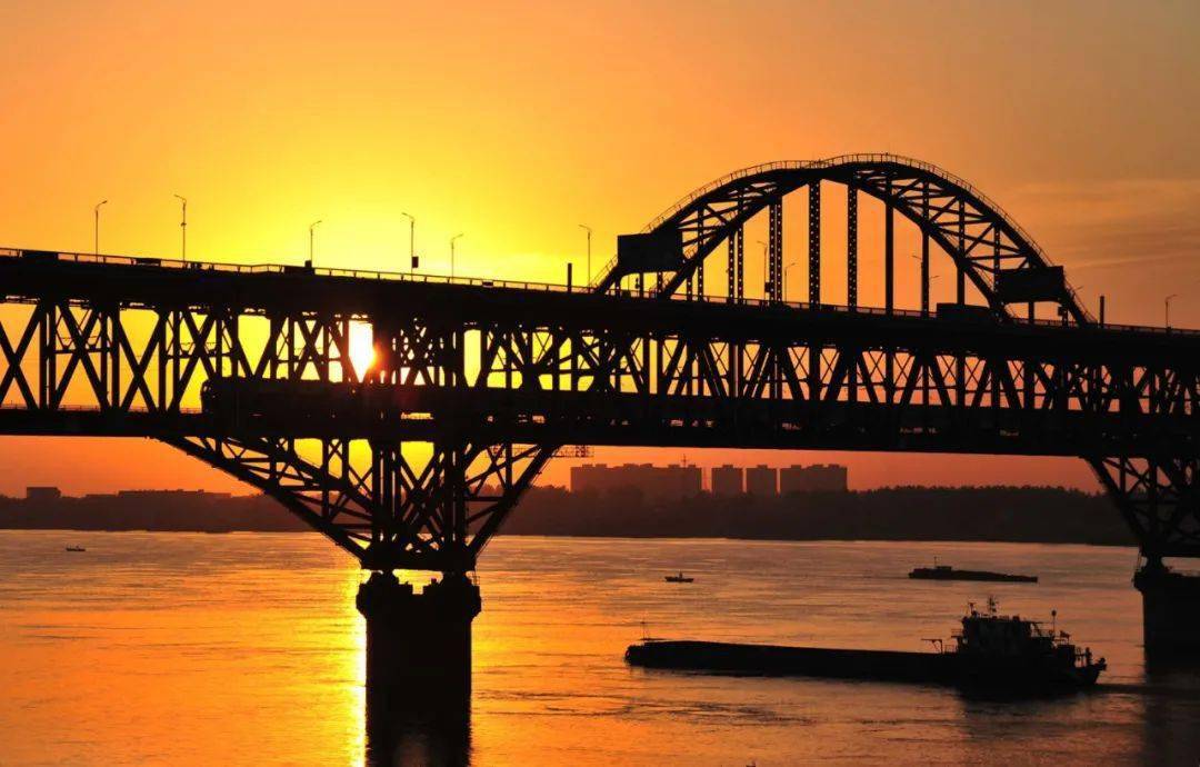 九江长江大桥铁路桥开始更换桥枕