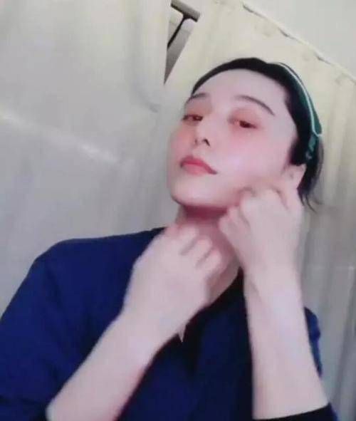 耳环|范冰冰戴巨型钻戒耳环，颈部松弛颈纹吓人，千万护肤费打水漂？