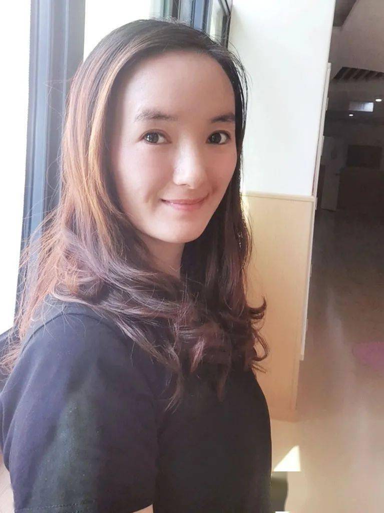 直播间. 01 沈雪鑫正兴医院产科主管护理行家02 .林雅雯金投幼儿园园长助理