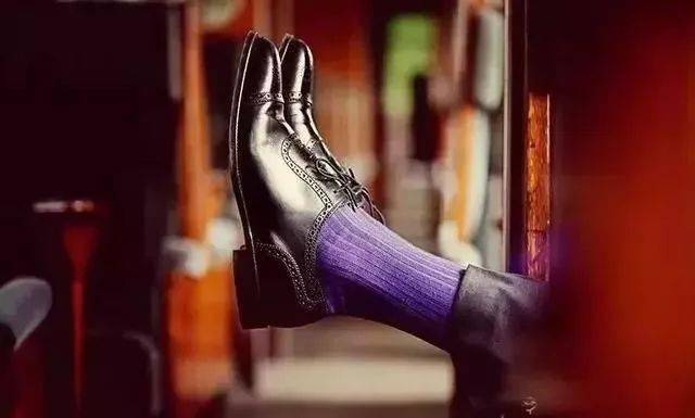 双吸睛|男生 | 你会穿袜子么？