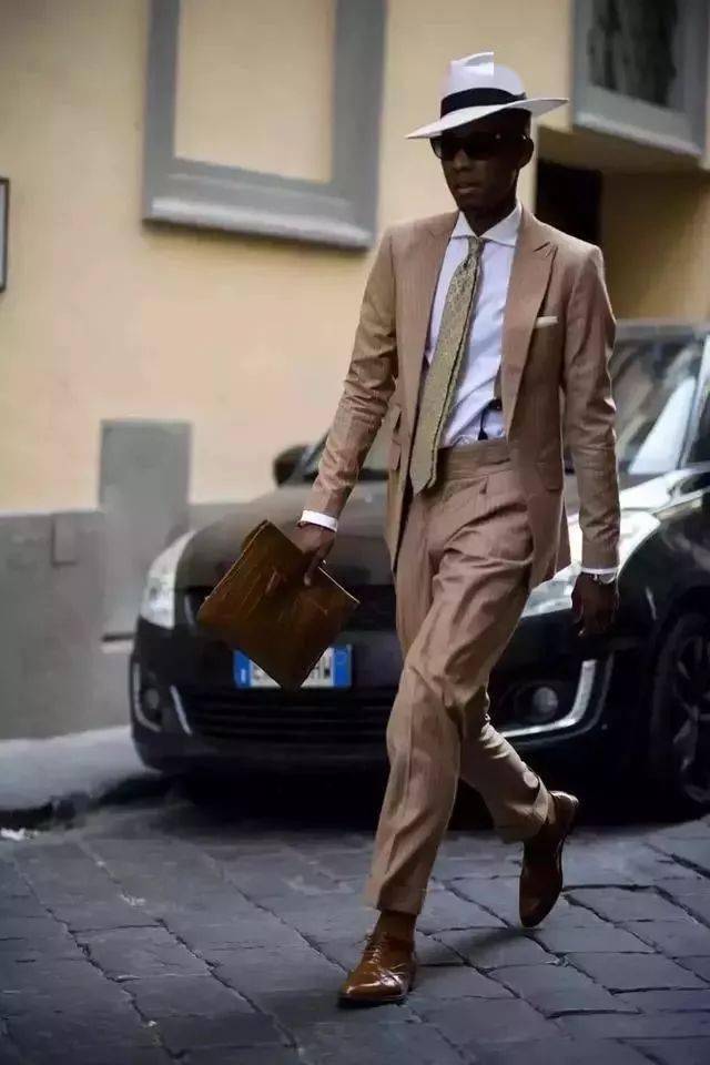 双吸睛|男生 | 你会穿袜子么？