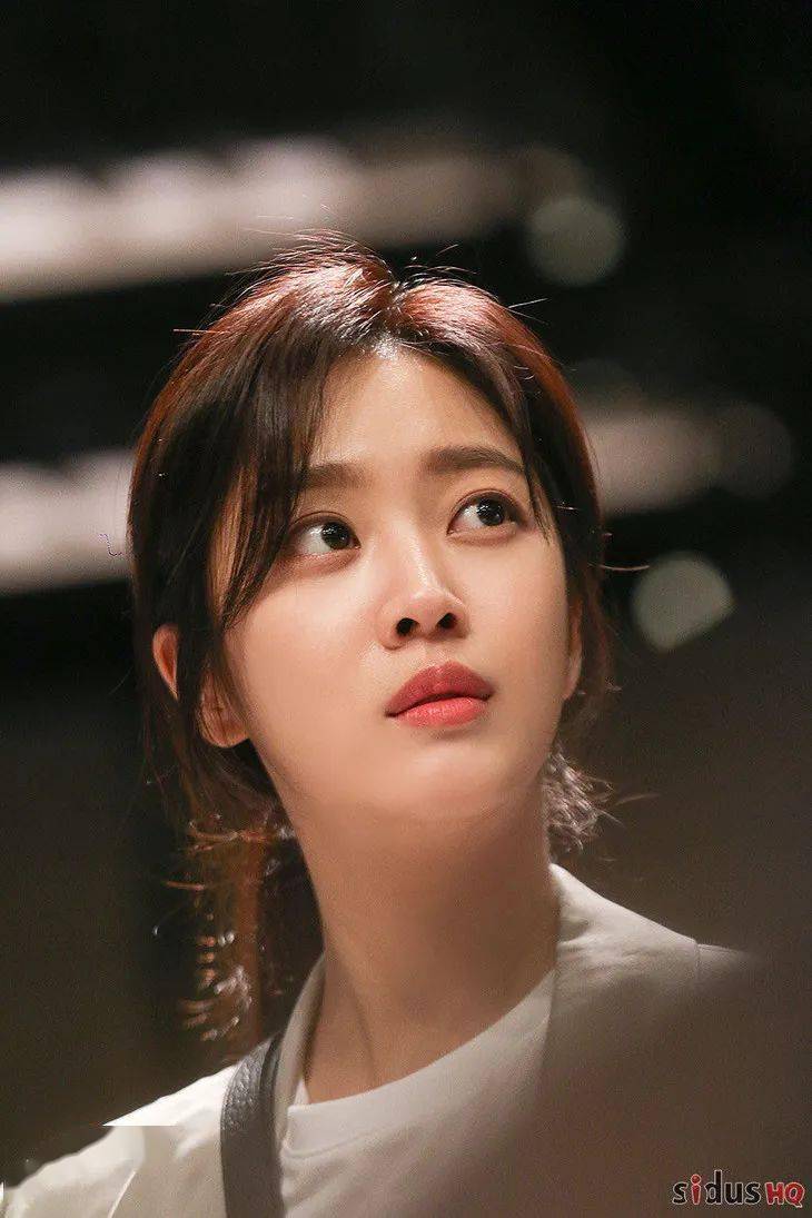 眼影|美人计 | 眼睛又大又有神的赵宝儿，居然是个肿眼泡