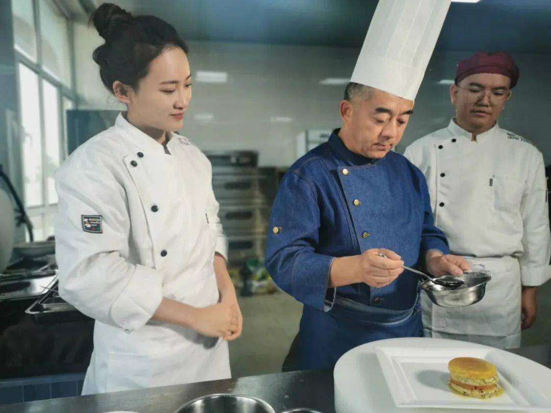 中央电视台《味道》栏目组来我院拍摄内蒙古饮食文化的继承与创新