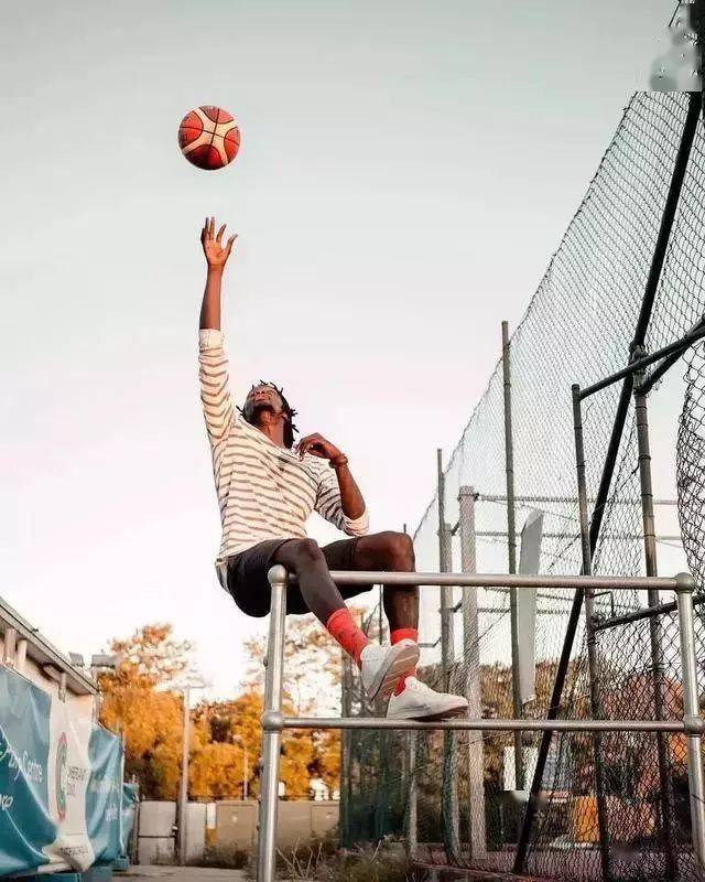 双吸睛|男生 | 你会穿袜子么？