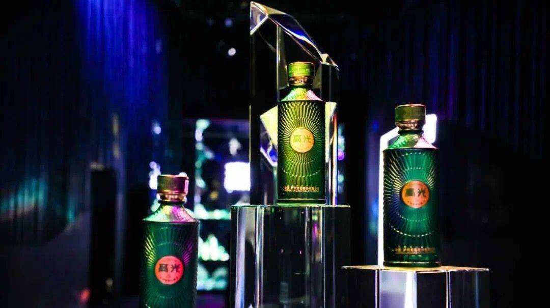 泸州老窖|泸州老窖首创“轻奢白酒”概念，能否搅动80后、90后市场？