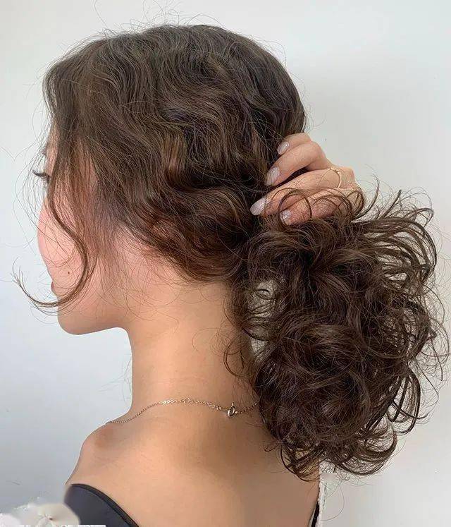 瑞小美|答应我，下次剪头发带着BLACKPINK的新专辑去好吗？