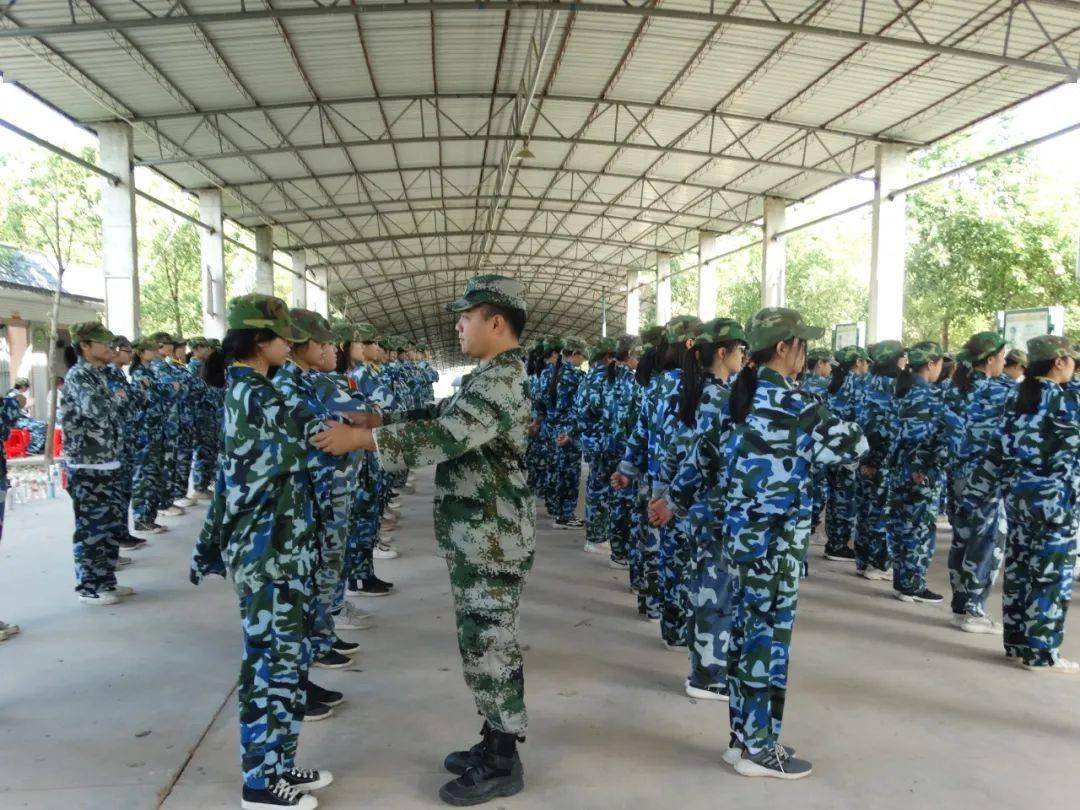江门市第一职业高级中学新生军训圆满结束(第二批)