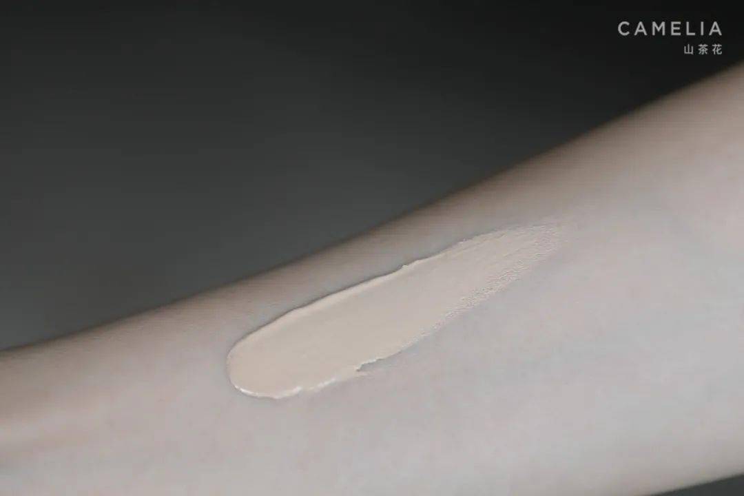 肌肤|值得买｜用这瓶贵妇级养肤粉霜 打造细腻丝滑奶油肌