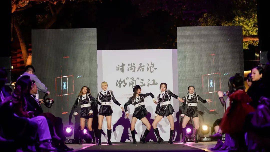 外滩|三江前浪推后浪！时尚浪潮在1844年开埠的老外滩，蜿蜒流转…