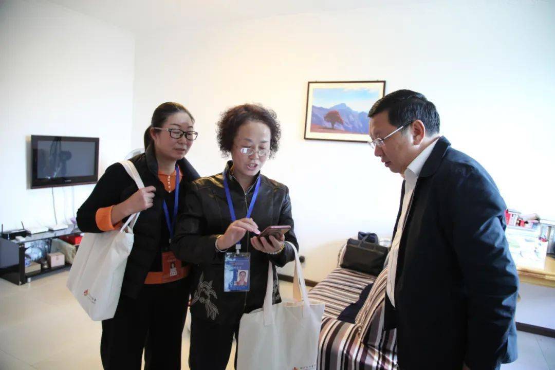 接受人口普查登记调研_普查人口登记表格图片(3)