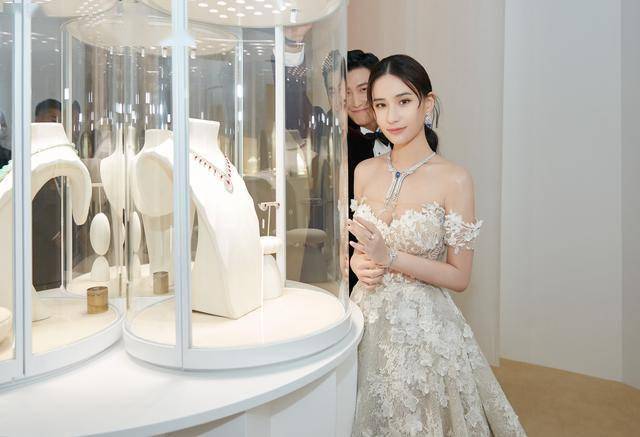 风格|特别策划 | 自然奇境风格闪耀 卡地亚全新「SUR」NATUREL高级珠宝展晚宴