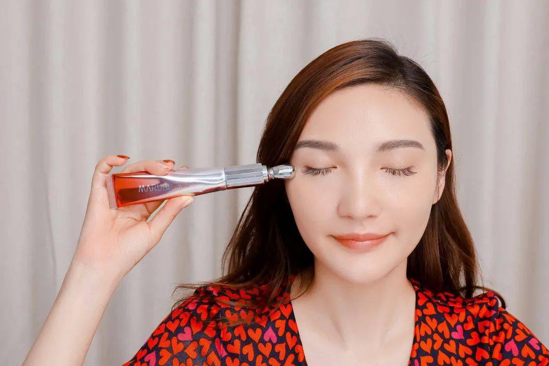 智商|捌种草 | 说眼霜都是智商税的，那是你还没遇到它！