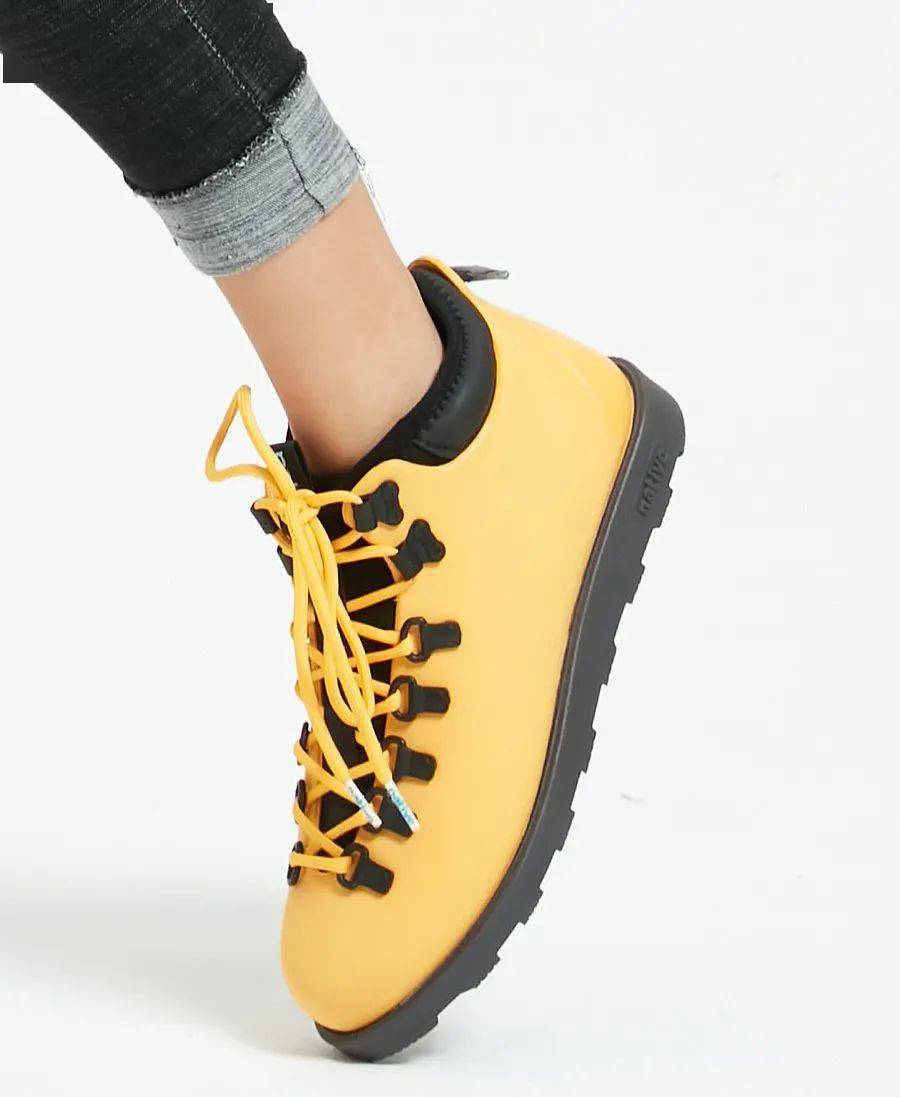 鞋子|好物推荐 | 来自加拿大的马丁靴，轻便保暖，不怕水，大人小孩一起穿！