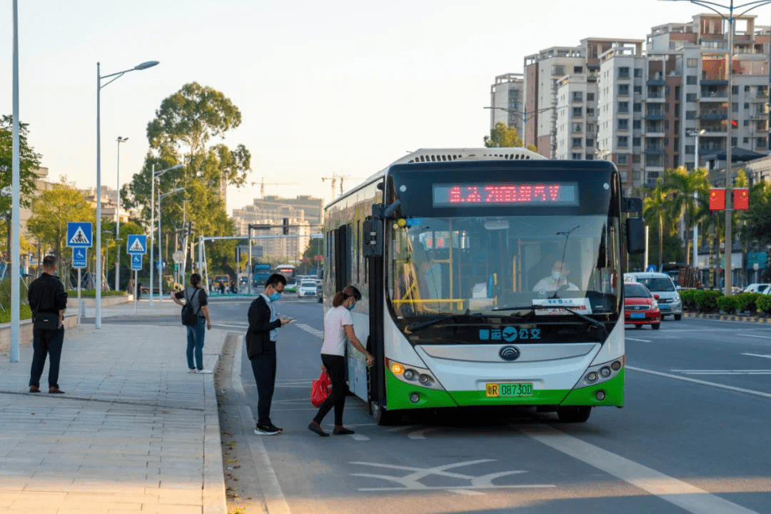 清远市区公交接驳广清城际线路正式运营