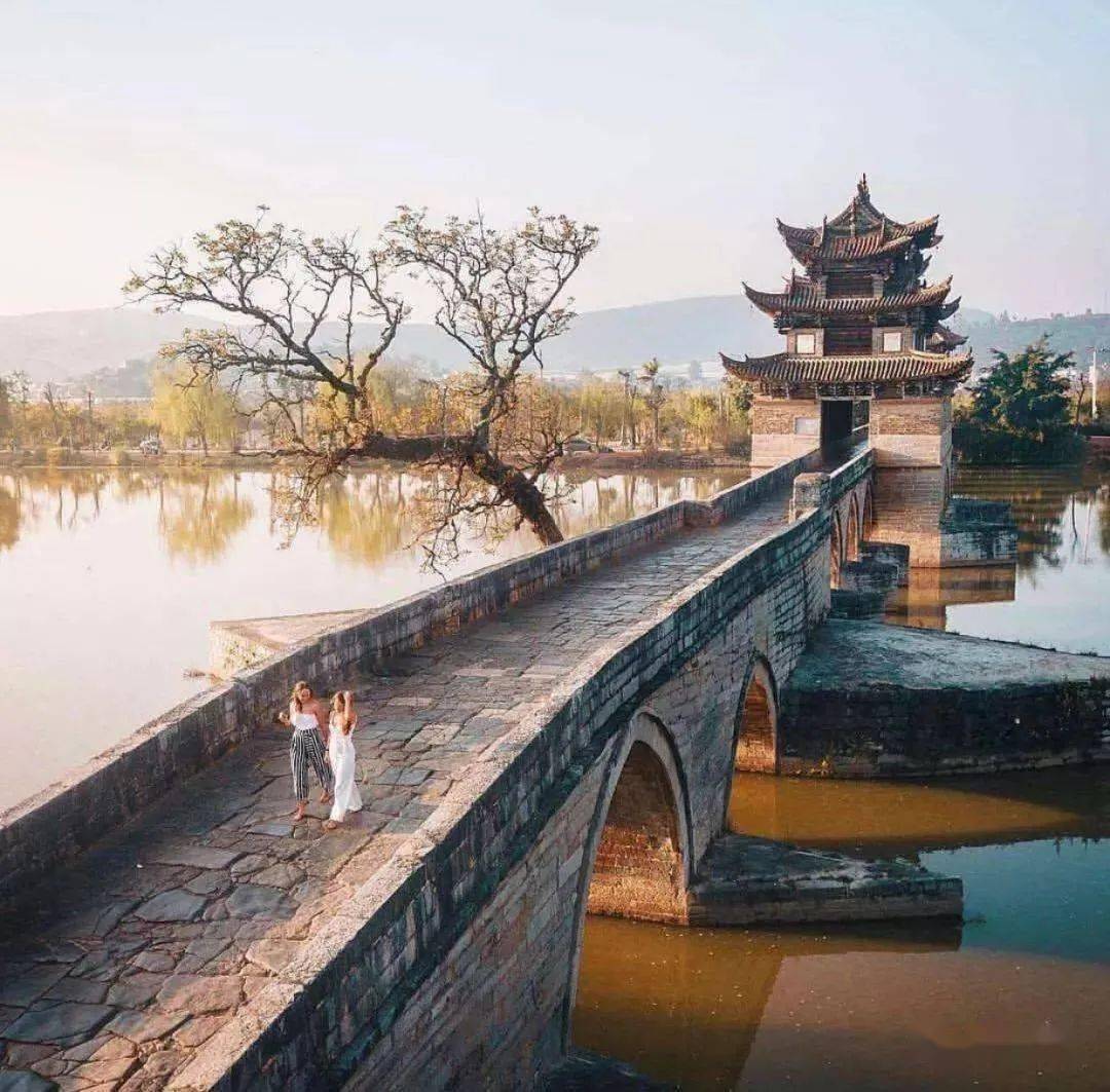 建水东门城楼,被称为"小天安门",建于明朝.