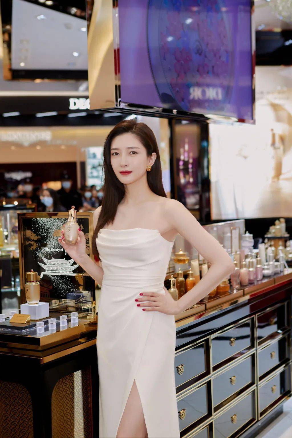 Whoo|江疏影专访丨明星隐藏的100昏护肤秘密，也太诚实了吧？