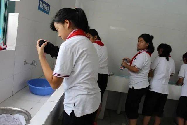 住校和走读对比 08e02cb00d1740d1aa772e5adefefade.jpeg