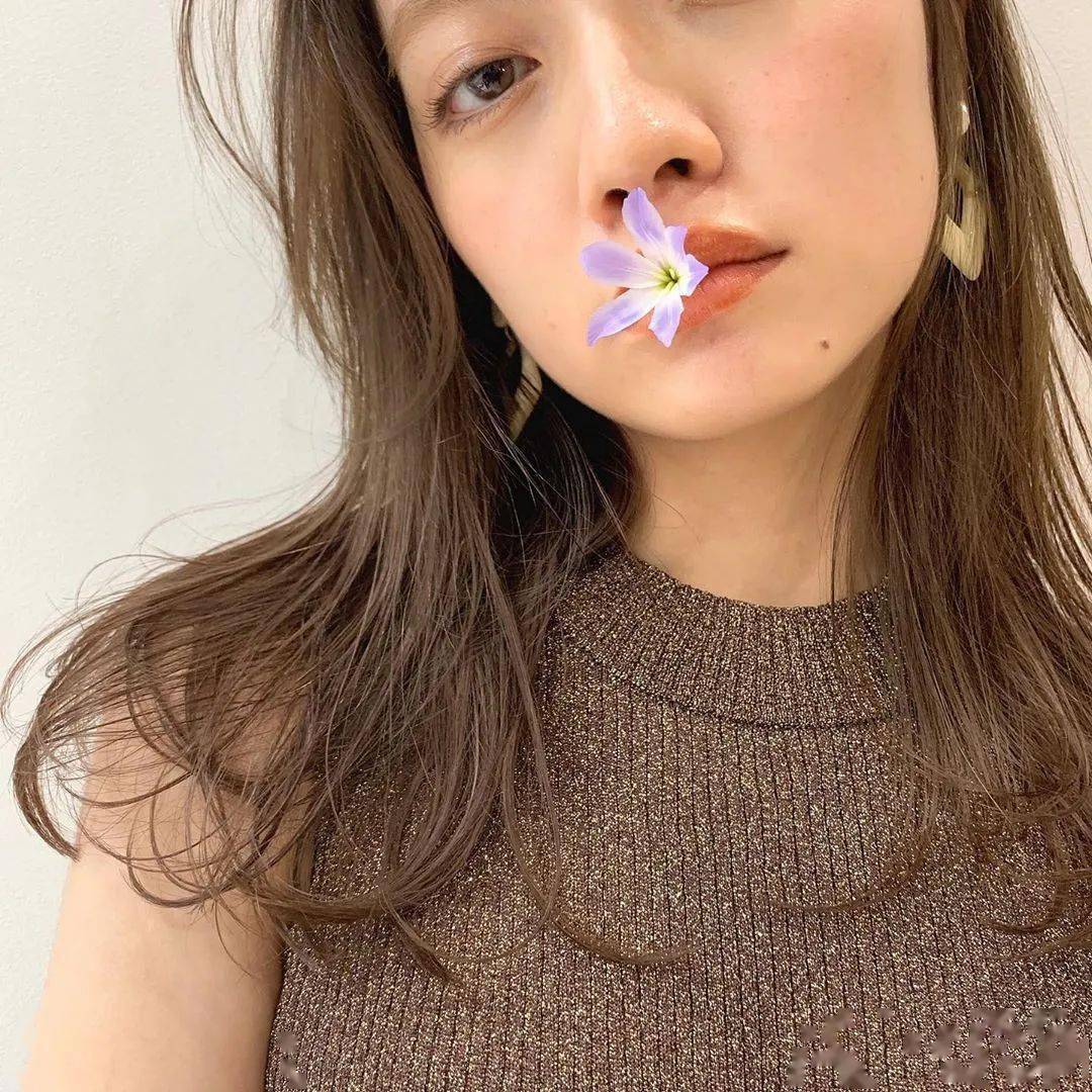 涂谁|足以让你时髦整个秋冬的棕色唇，谁涂谁好看